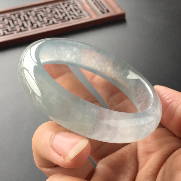 (超值推荐)冰玻种晴水手镯(56mm)