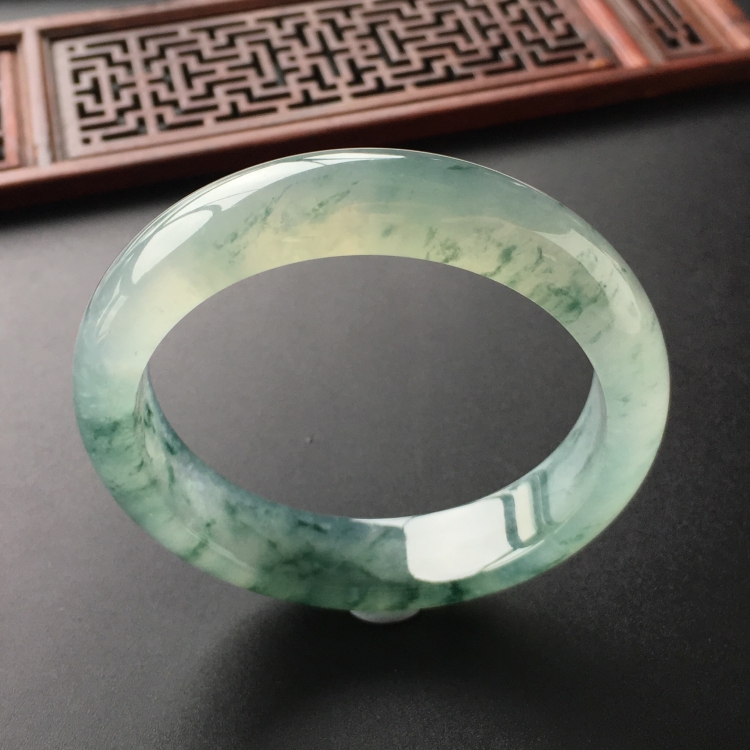(超值推荐)冰种飘花手镯(55.6mm)