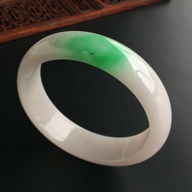 (超值推荐)糯冰种飘翠手镯(60mm)