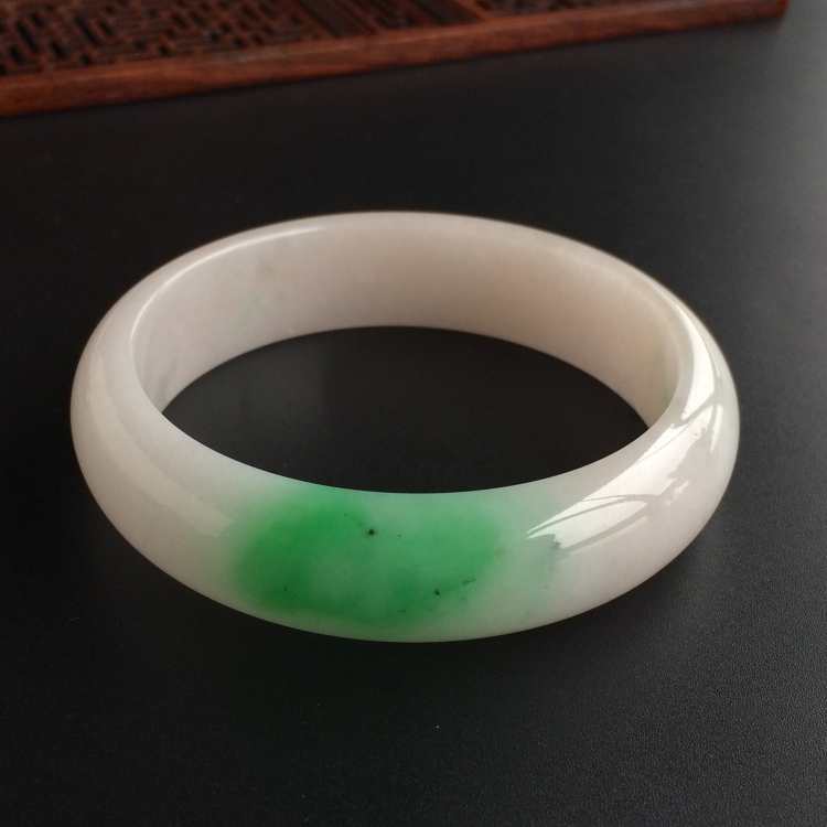 (超值推荐)糯冰种飘翠手镯(60mm)