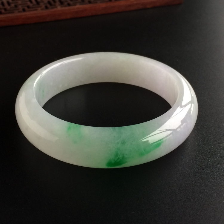 (超值推荐)糯冰种飘翠手镯(55.1mm)