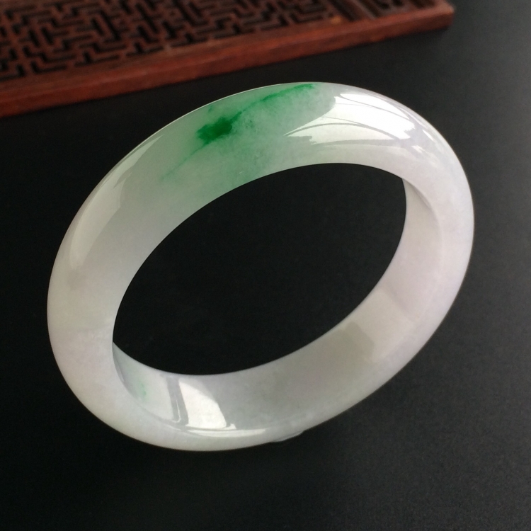(超值推荐)糯冰种飘翠手镯(55.1mm)