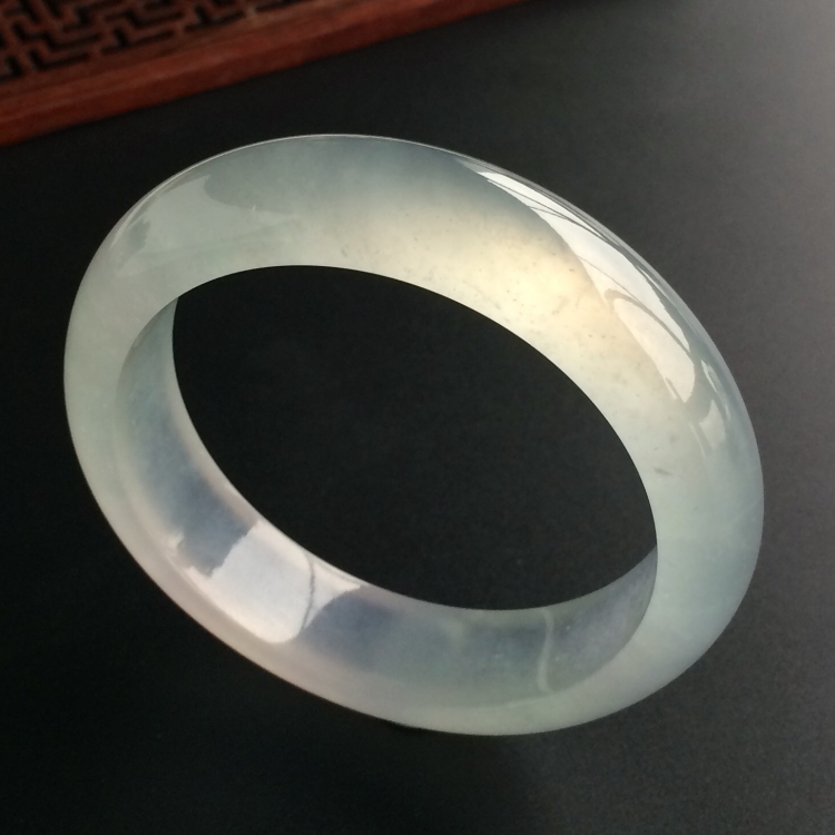 (超值推荐)冰玻种晴水手镯(55.6mm)