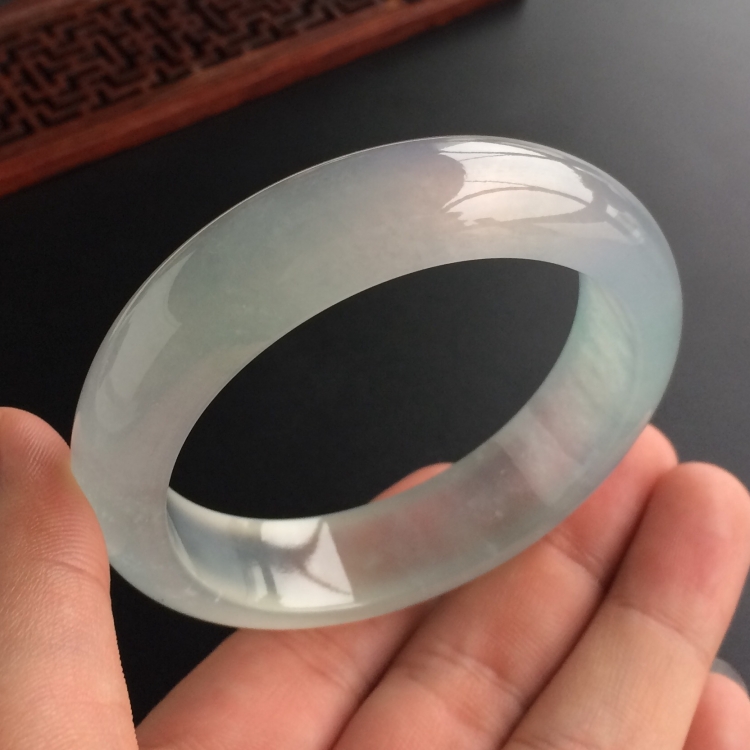 (超值推荐)冰玻种晴水手镯(55.6mm)