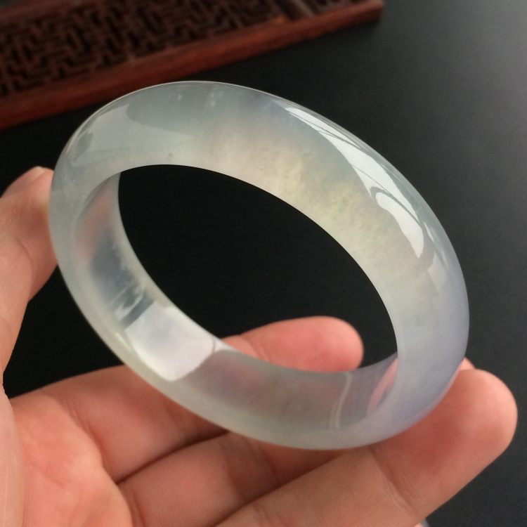 (超值推荐)冰玻种晴水手镯(55.6mm)
