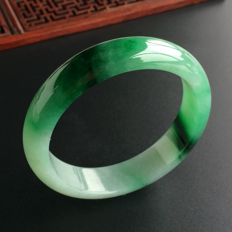 (超值推荐)糯冰种飘翠手镯(57.2mm)
