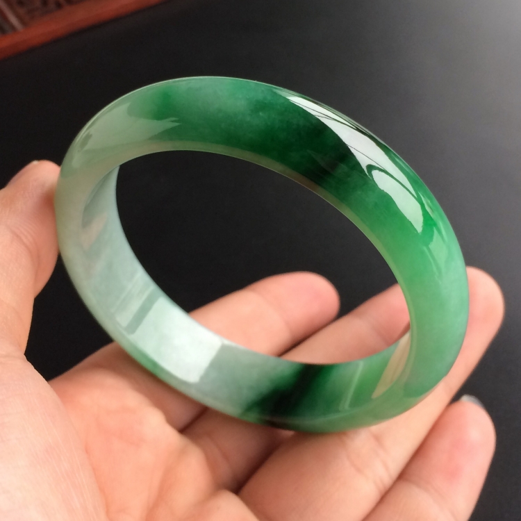 (超值推荐)糯冰种飘翠手镯(57.2mm)
