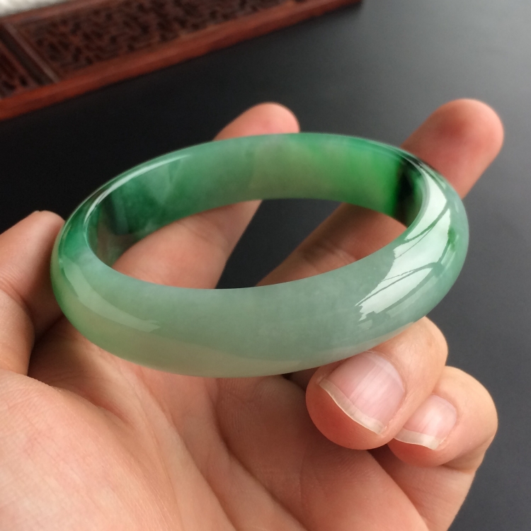 (超值推荐)糯冰种飘翠手镯(57.2mm)