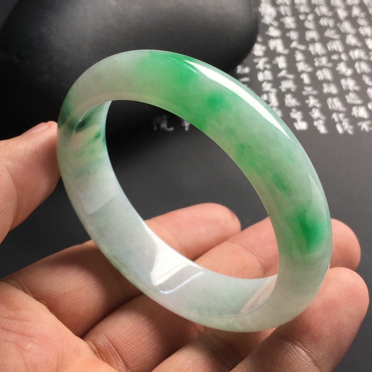 （超值推荐）糯冰种飘翠手镯（54mm）