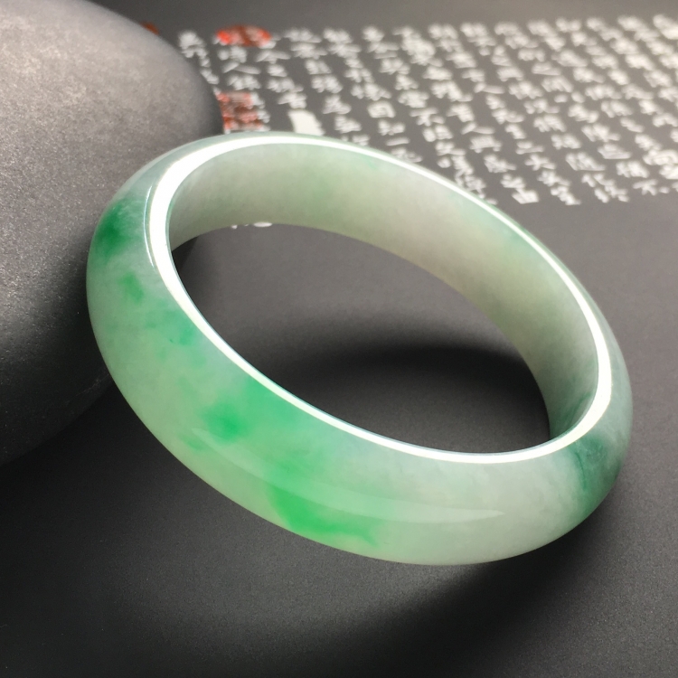 （超值推荐）糯冰种飘翠手镯（54mm）