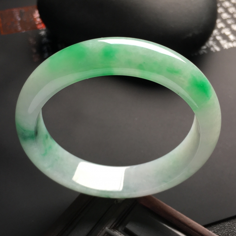 （超值推荐）糯冰种飘翠手镯（54mm）