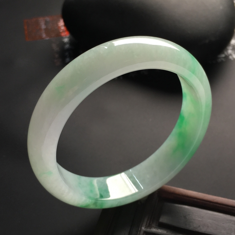 （超值推荐）糯冰种飘翠手镯（54mm）