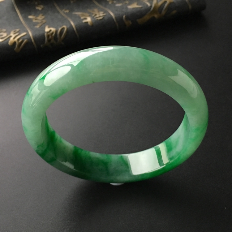 (超值推荐)糯冰种飘翠手镯(56.7mm)