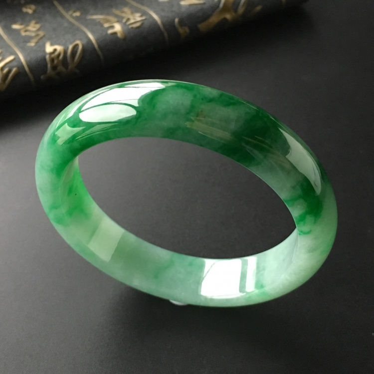 (超值推荐)糯冰种飘翠手镯(56.7mm)