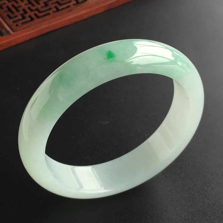 (超值推荐)糯冰种略飘翠手镯(57.4mm)