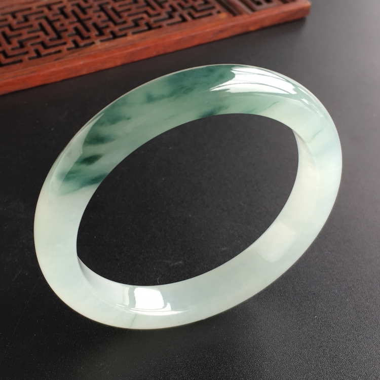 (超值推荐)冰种飘花手镯(54.6mm)