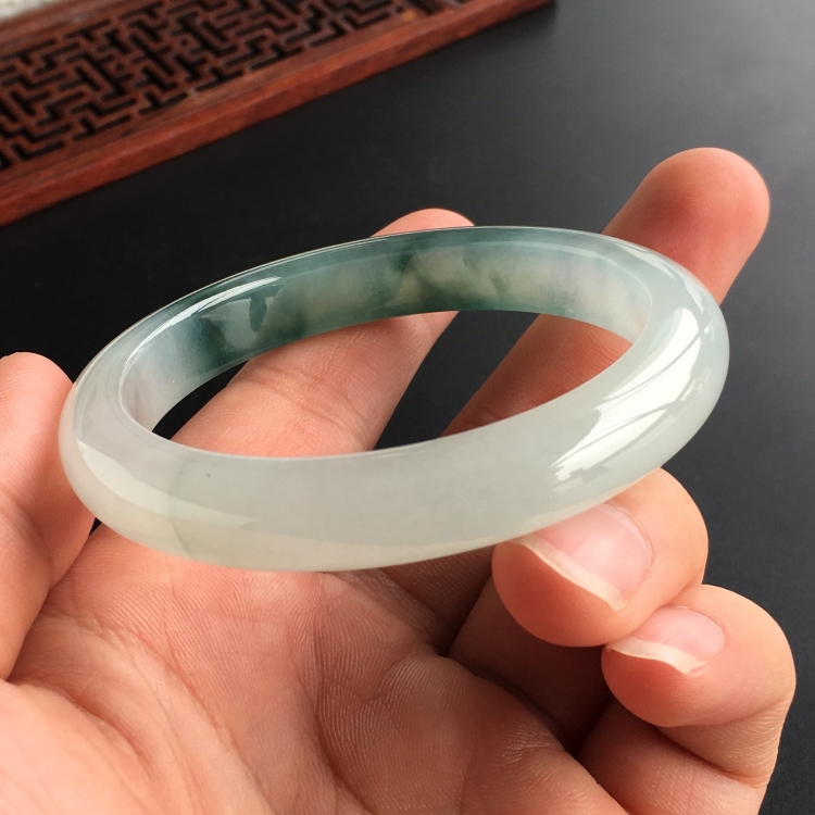 (超值推荐)冰种飘花手镯(54.6mm)