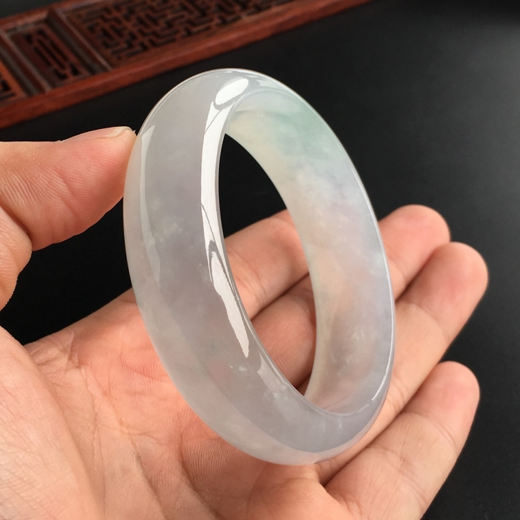 (超值推荐)冰玻种淡晴水手镯(58mm)