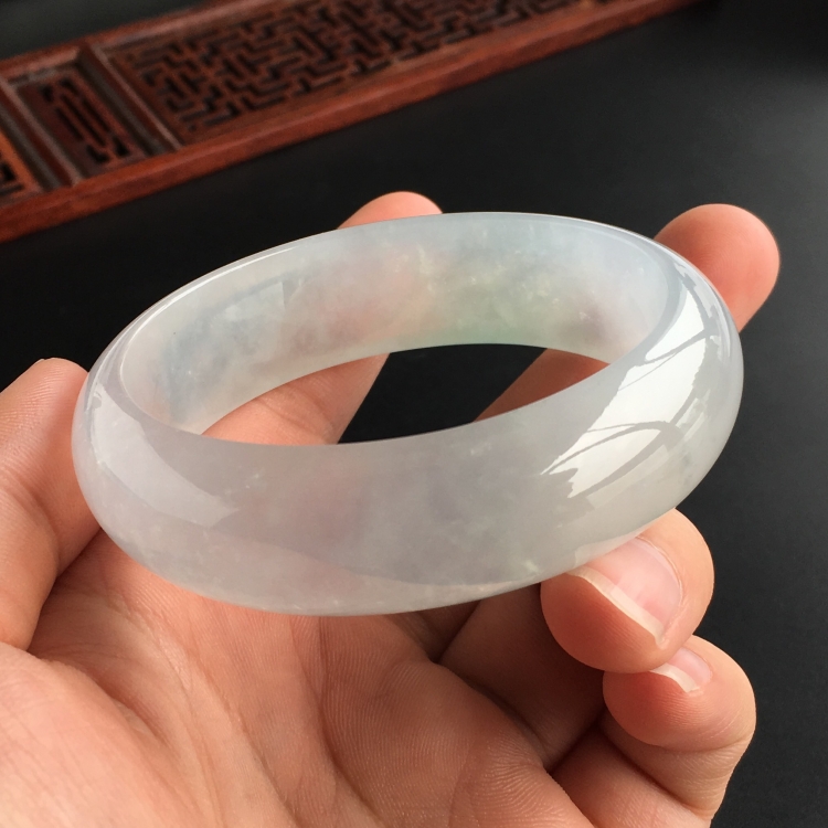 (超值推荐)冰玻种淡晴水手镯(58mm)