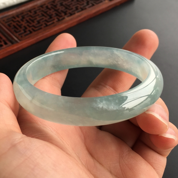 (超值推荐)冰种晴水略飘花手镯(57.4mm)