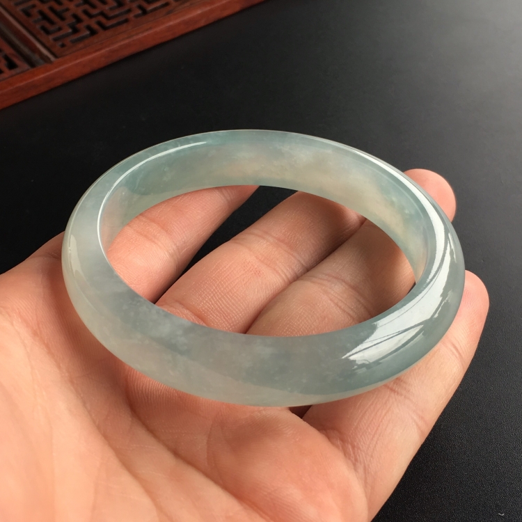 (超值推荐)冰种晴水略飘花手镯(57.4mm)
