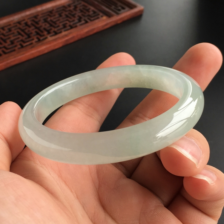 (超值推荐)冰种晴水手镯(56mm)
