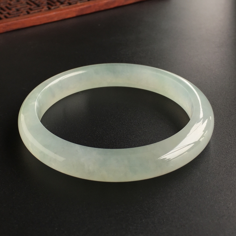 (超值推荐)冰种晴水手镯(56mm)