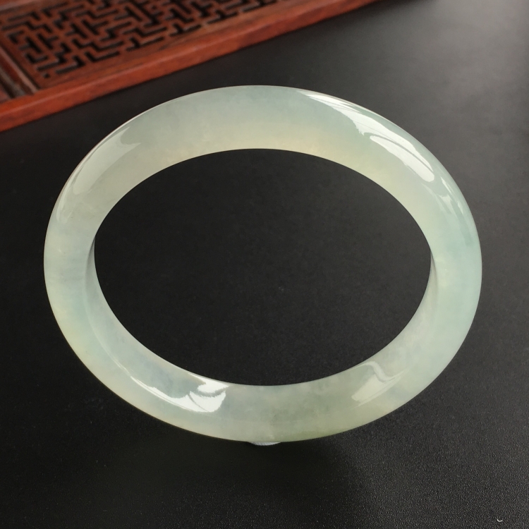 (超值推荐)冰种晴水手镯(56mm)