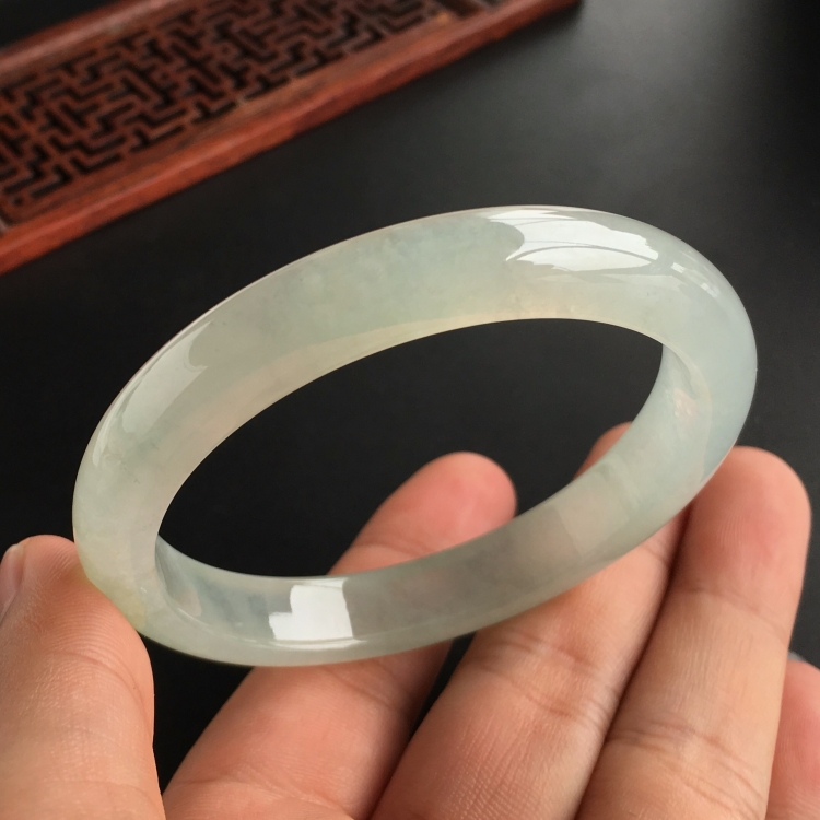 (超值推荐)冰种晴水手镯(56mm)