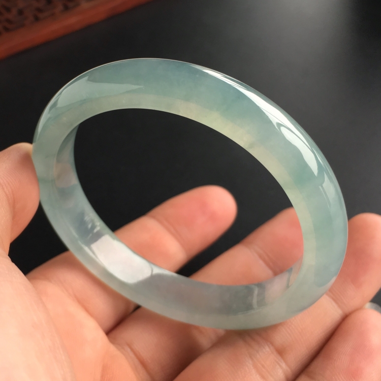 (超值推荐)冰种略飘花手镯(54.1mm)