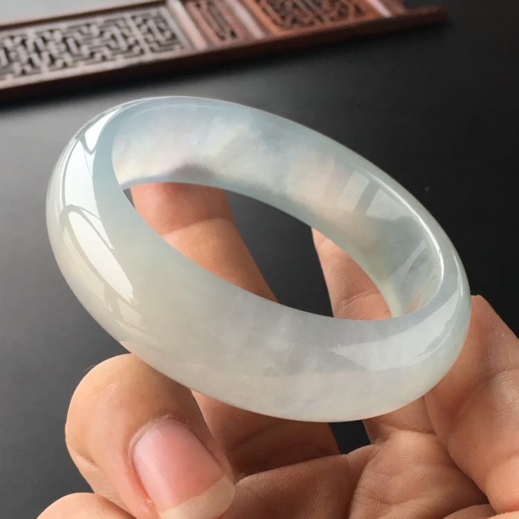 (超值推荐)冰种淡晴水手镯(56.4mm)