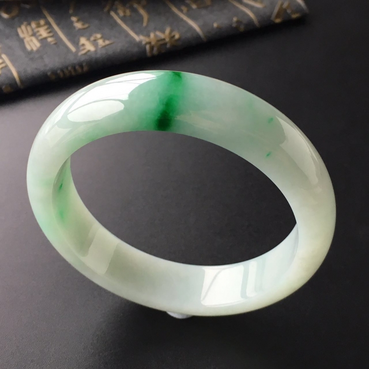 (超值推荐)糯冰种飘翠手镯(58.1mm)