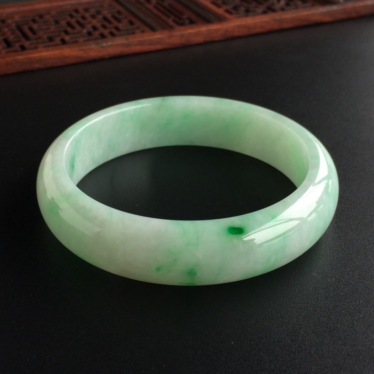 (超值推荐)糯冰种飘翠手镯(55.5mm)