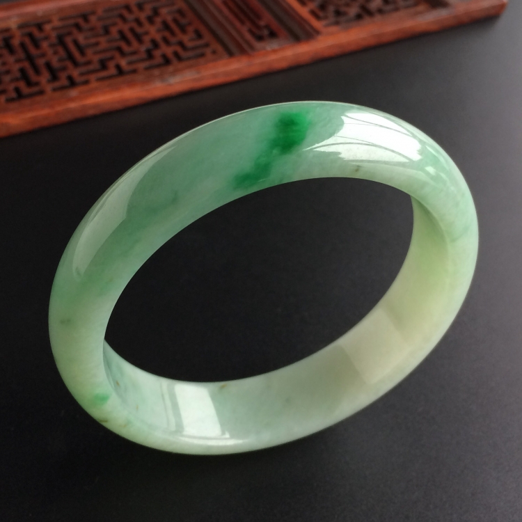 (超值推荐)糯冰种晴水飘翠手镯(58mm)