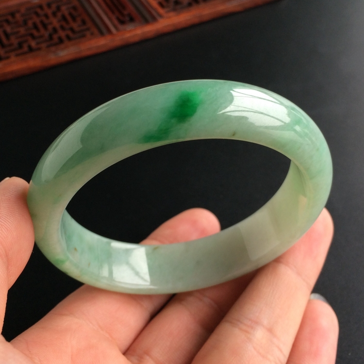 (超值推荐)糯冰种晴水飘翠手镯(58mm)