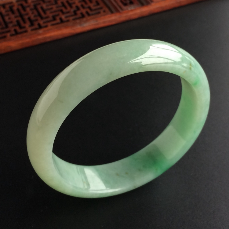 (超值推荐)糯冰种晴水飘翠手镯(58mm)