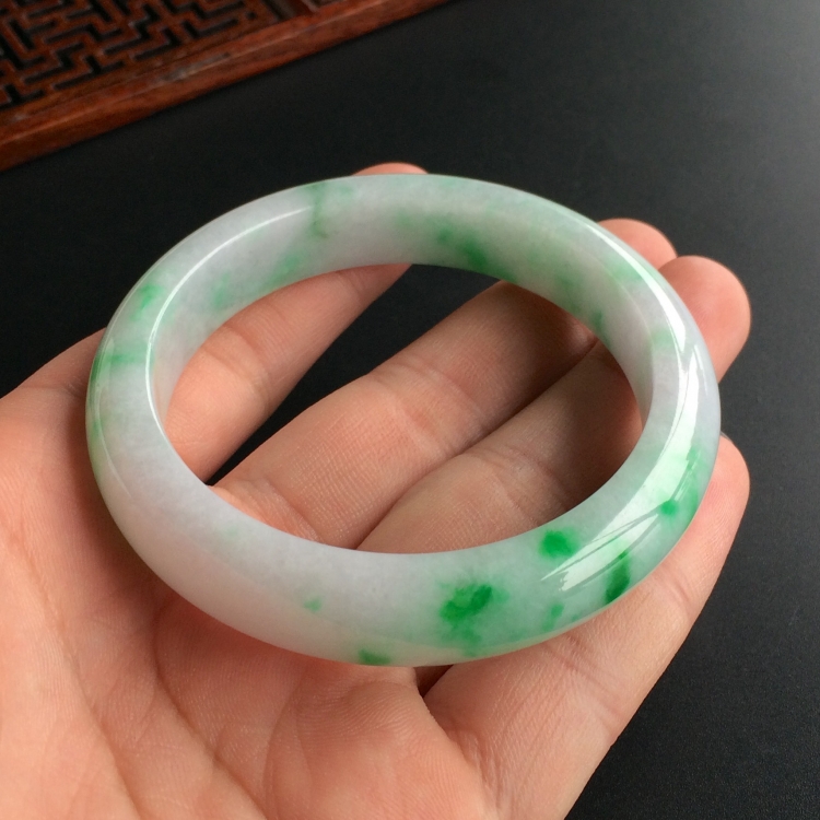 (超值推荐)糯冰种飘翠手镯(54.3mm)