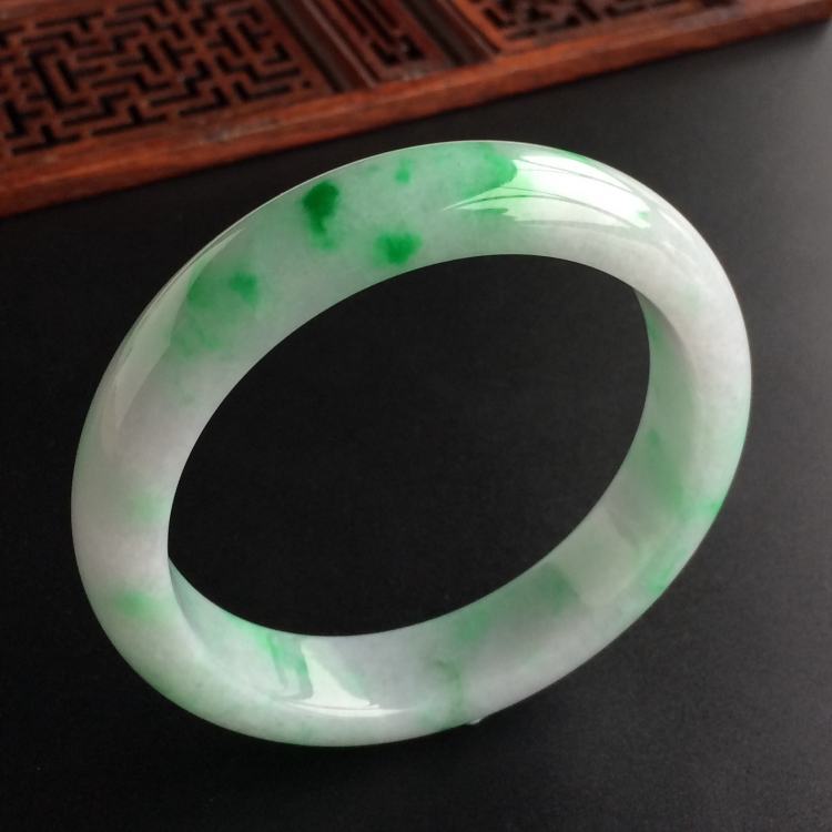 (超值推荐)糯冰种飘翠手镯(54.3mm)