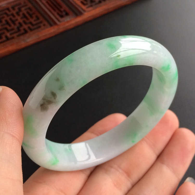 (超值推荐)糯冰种飘翠手镯(54.3mm)