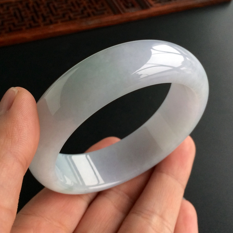 (超值推荐)糯冰种淡紫罗兰手镯(56.8mm)
