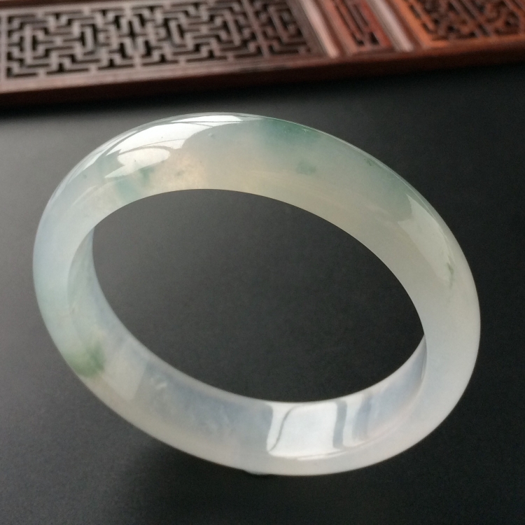 (超值推荐)冰种飘花手镯(57.8mm)
