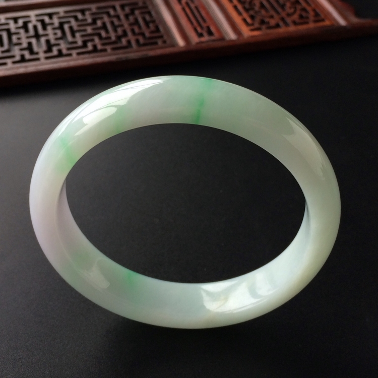 (超值推荐)糯冰种飘翠手镯(60.5mm)