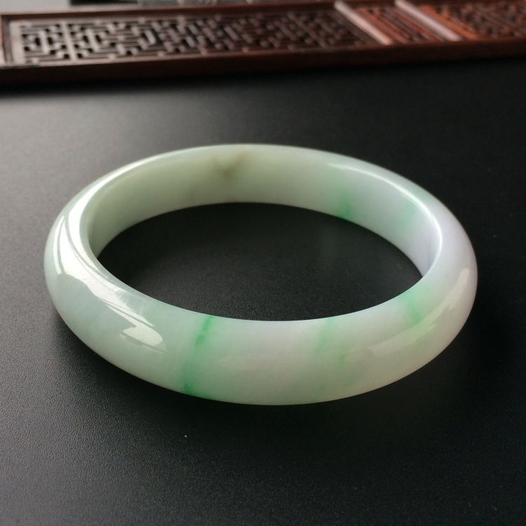 (超值推荐)糯冰种飘翠手镯(60.5mm)