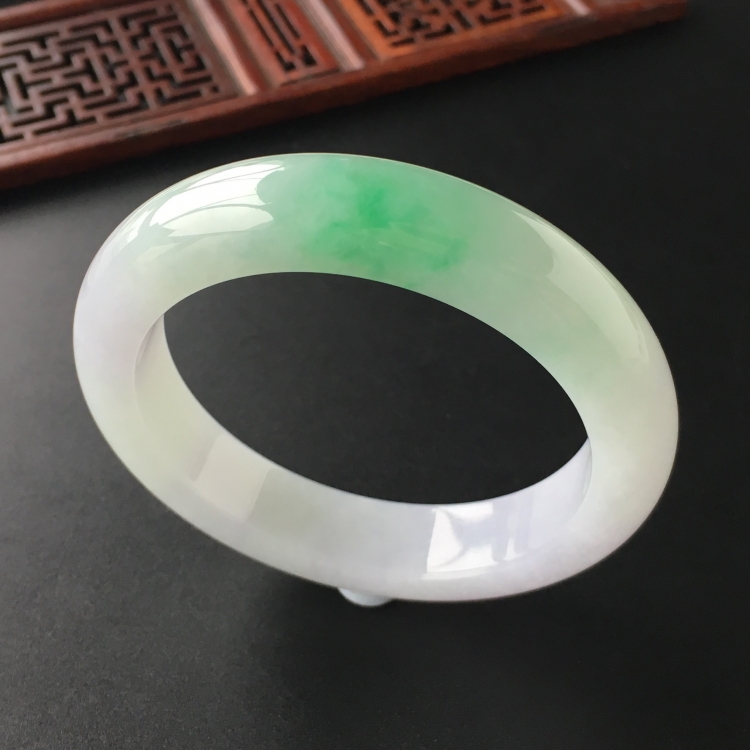 (超值推荐)糯冰种飘翠手镯(55.8mm)