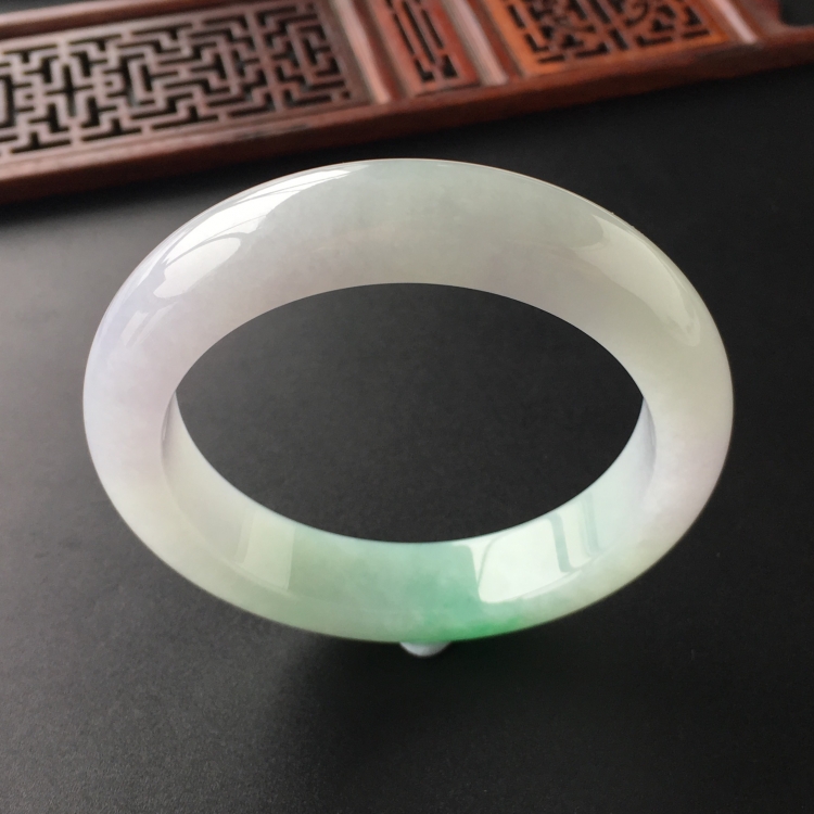 (超值推荐)糯冰种飘翠手镯(55.8mm)