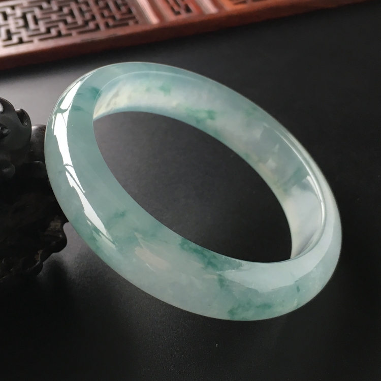 (超值推荐)冰种飘花手镯(56.6mm)