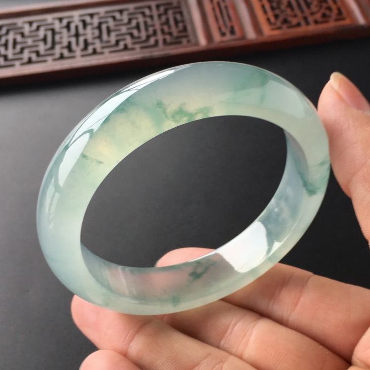 (超值推荐)冰种飘花手镯(56.6mm)