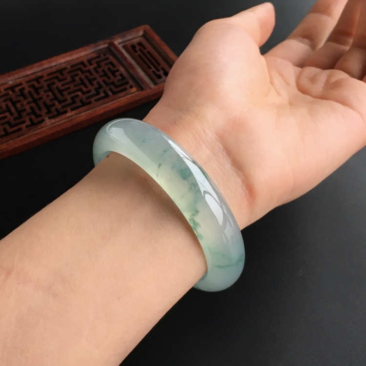 (超值推荐)冰种飘花手镯(56.6mm)
