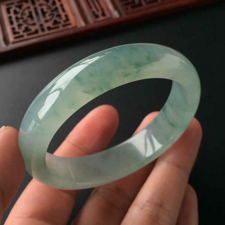 (超值推荐)冰种飘花手镯(56mm)