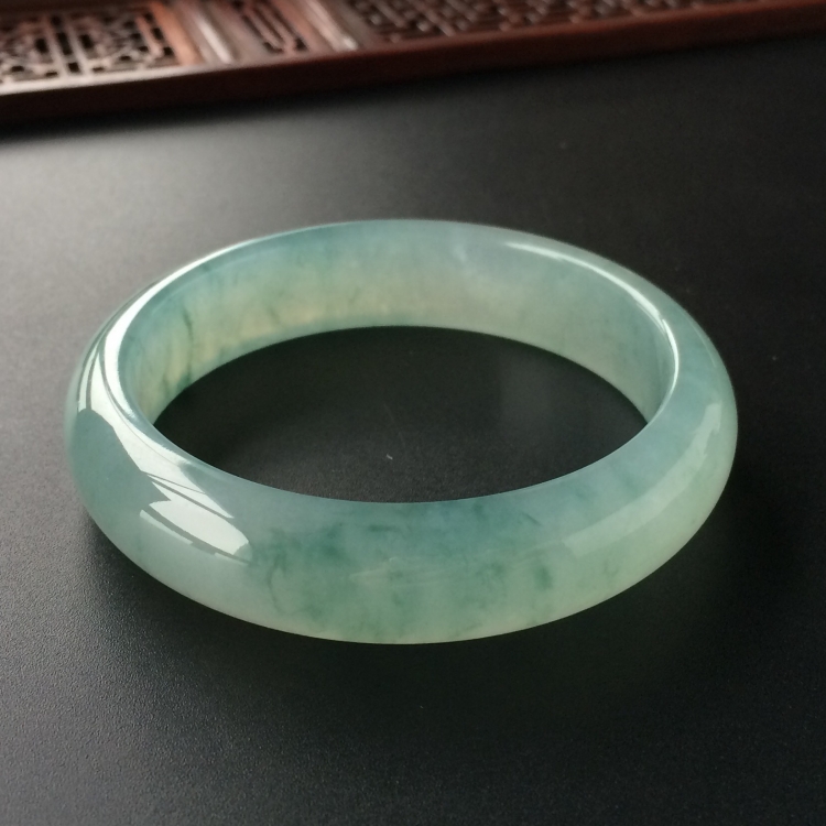 (超值推荐)冰种飘花手镯(56mm)